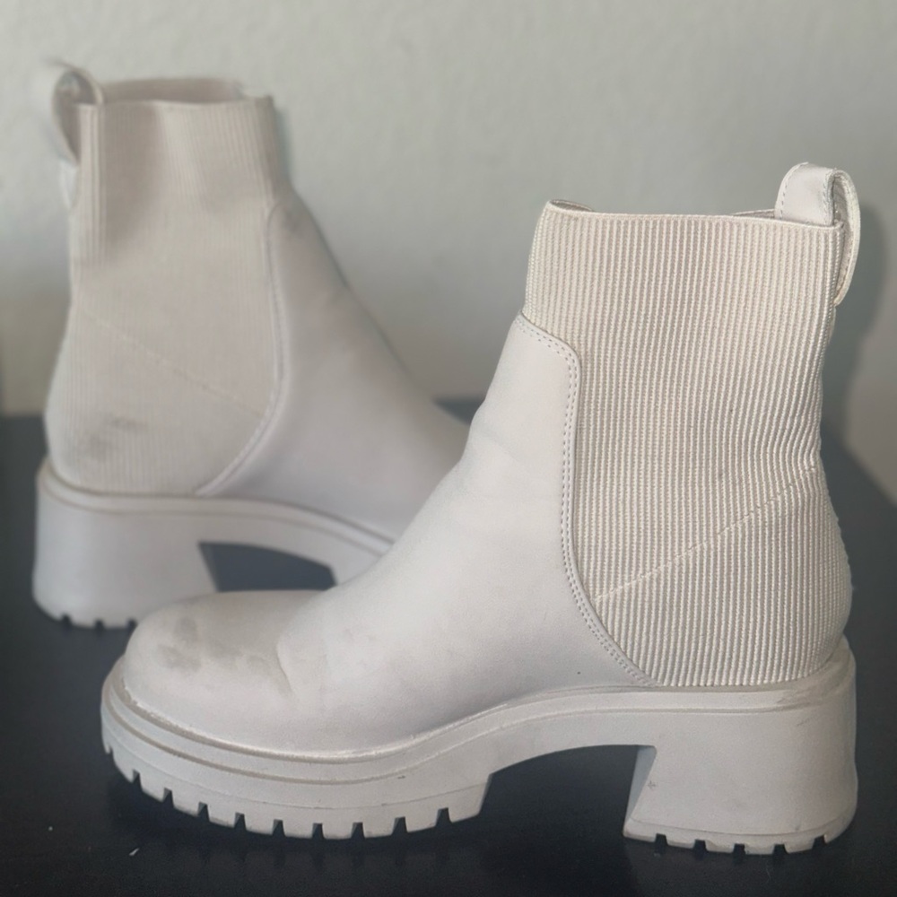 Steve Madden Off-White Ankle Boots